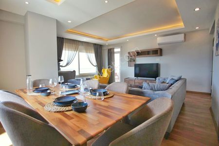 Antalya Lara Güzeloba Da Satılık Deniz Manzaralı 3+1 Mobilyalı Daire Önder Sağlam Dan