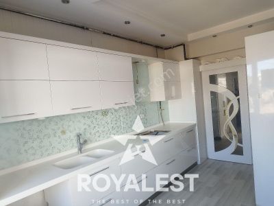 Royalest'ten Ara Kat Önü Açık Oldukça Geniş Oturumlu Fırsat