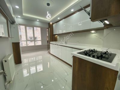 Etimesgut Elvan Mah. A Life Hastane Yanı Ful Yapılı 130m2 3+1