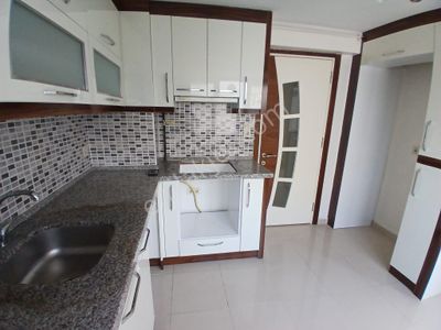 Ender Uysal Gayrimenkulden Kervansaray Mahallesin De 3+1 Kiralık Balkonlu Daire