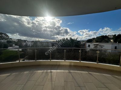 Bodrum Kumbahçede Kısmi Deniz Manzaralı Dubleks Daire