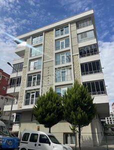 19 Mayıs Bulvarına 2. Bina Satılık Geniş Cam Balkonu Takılı 3+1