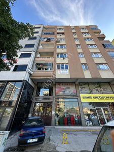 Rt Safir Gayrimenkul’den Şükraniye Mahallesinde Satılık Yenilenmiş 2+1 Daire