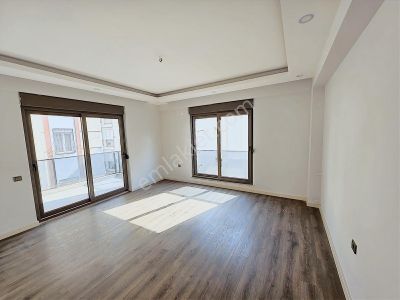 Kızıltoprak Mahallesi Lüks Sıfır 2.kat 3+1 Satılık Daire