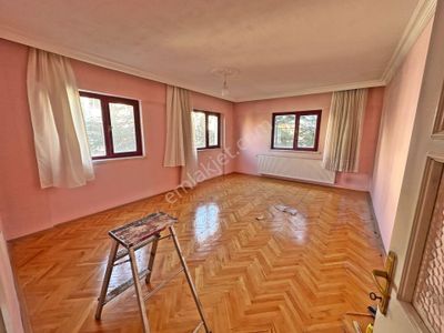 Aşıkveysel Mahallesinde Ön Cephede Geniş 2+1 Kiralık Daire