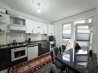 Recep Ümit'ten Ömerağa Mahallesi Hatboyu 1 Caddesi Yakınında Satılık 3+1 Ara Kat Ferah Daire