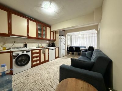 🏡sakarya Mahallesi🏡 ✅2+1 85m2 5 Katlının 5 Katı ❇️özelikli Petek Kombili