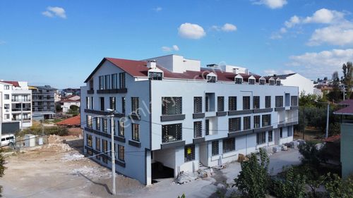 Akçalarda Merkezi Konumda Satılık 2+1 85 M2 Krediye Uygun Daire