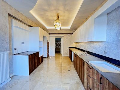 Konumdan Karataşta Nezih Site İçerisinde Lüks Geniş 3+1 Daire