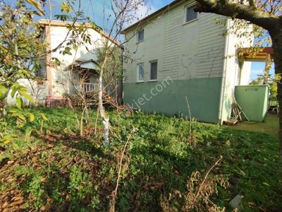 257m² Arsa İçinde, 4 Mevsim Yaşam: Dereköy'de Satılık Bahçeli Ev