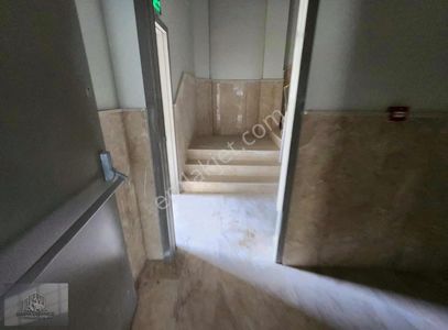 Sulyapıdan İskanlı Plaza Katı Metroya Yakın