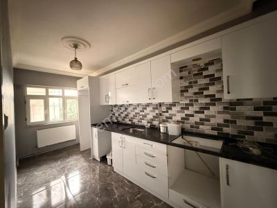 Metrobüs Durağına Yürüme Mesafelı Kıralık 3+1 Daıre