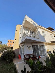 Gümüldür Mavi Deniz Kumpaslar Sitesi'nde 4+1 Tripleks Villa