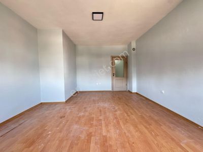 Mevlana Petrol Karşısında Masrafsız 3+1 Asansörlü Satılık