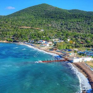 Foça Sazlıca Plajı Deniz Manzaralı İmarlı Tripleks Villa Arsa