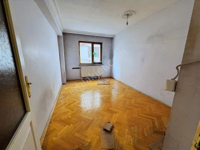 Merkez Emlak 2+1 Kilerli Kot 1 Yan Cephe Balkonlu Merkezi Konum