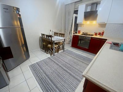 Yeğenoğlu Caddesi Bakımlı 4+1 Geniş Daire