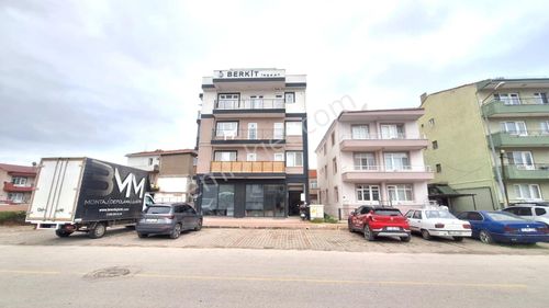 Çanakkale Barbaros Mh. Ara Kat Kapalı Mutfak Satılık 2+1 Daire