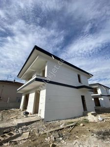 Sarımeşede Lüks 4+1 Havuzlu Villa