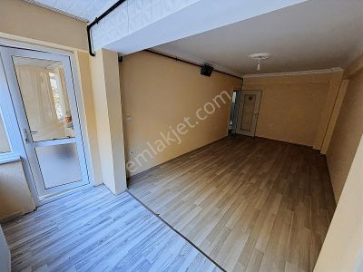 1+1 70 M2 İl Emniyet Müdürlüğü Yakını Bahçeli Satılık Daire