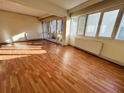 İnönü Cad. Üzeri 2+1 Arakat Üzeri Metro Dibi Arakat Fırsat Daire