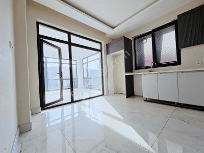 Bağlıcada Kapalı Yüzme Havuzlu Tam Müstakil Satılık Villa