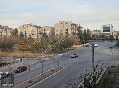 Yazırda Mta Tramvay Durağında Bakımlı 3+1 Arakat Kiralık Daire