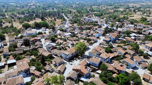 Kyenice'de Kerpiç Depo Ve Arsası 100m2 Kapalı Alan 325m2 Toplam