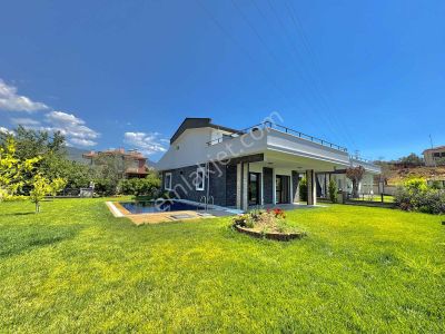 Onur Yıldırımdan 600 M2 Arsa İçinde 4+1 Havuzlu Lüx Villa