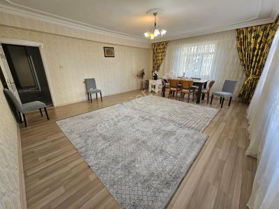 Diclekentin En Güzel Konumunda İlk Günden Hasarsız Satılık 3+1 Ful Yapılı Daire