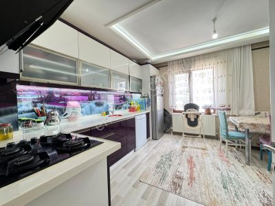 Pursaklar Mehmet Zengin Emlak'tan Protokol Yolu Yakını Çift Banyolu 11.kat 4+1 Ultra Lüks Sitede