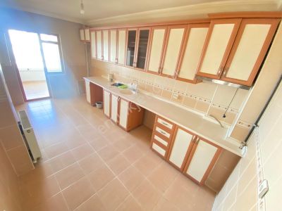 Süvari Mah Ahi Mesut Bulvar Yakını Satılık 3+1 Katta Geniş Daire