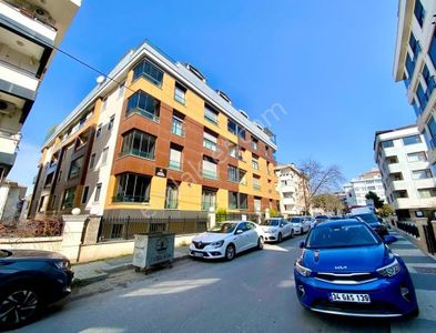 Bizim Gayrimenkulden Tek Yetkili Büyükturda Katta 85m2 2+1....