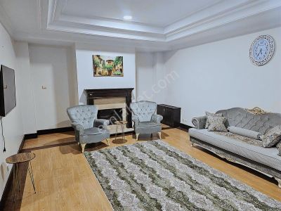 Bahçeşehir Gölet Manzaralı Villa Bahçeli Müstakil Yaşam Fırsatı