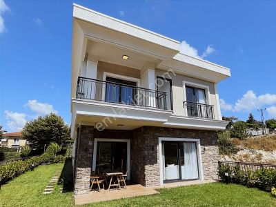 Bahçeşehir Alya Bahçe'de Oturuma Hazır 5+1 Villa
