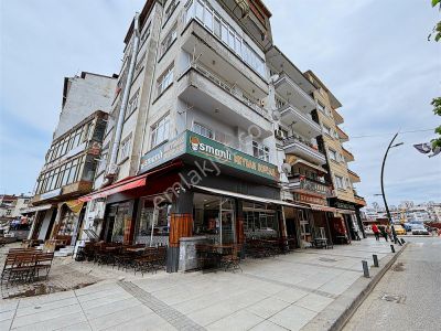 Millet Bahçesi Yanı Köşe Konumlu Satılık Fırsat İş Yeri