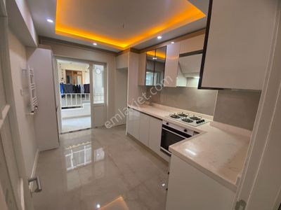 Salı Pazarına Yakın Ara Katta Ön Cephe Full+full 3+1 Daire