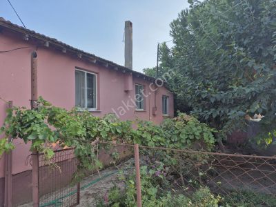 Mir'den Manyas - Kızıksa'da, Geniş Bahçeli, Köşe Parsel Köy Evi