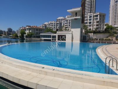 Halkalı İstanbul Saraylarında 113m2 2+1 75m2 Bahçeli