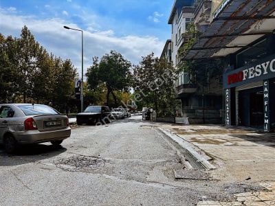 Bakırköy Kartaltepede Hipodrom Caddesi Üzerinde 160m2