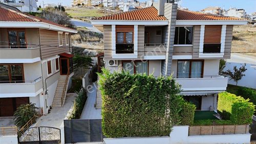 Fırsat! Balnovadan Kuvayi Milliye'de Müstakil Triplex Villa