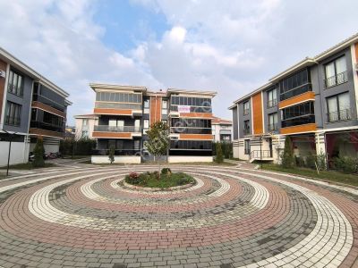 Kariyer'den Kozluca Yolu Üzeri Site İçi 3+1 130 M² Kiralık Daire