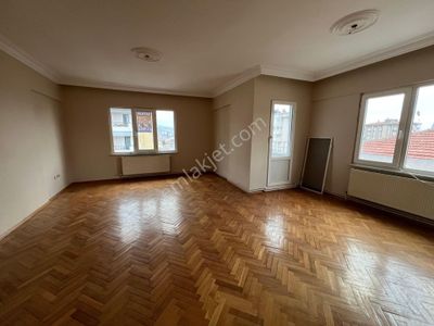 İçerenköy'de Necmettin Erbakan Cad. Parelelinde 3+1 110 M² Net