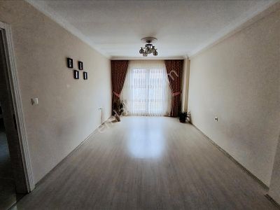 Kariyer Gayrimenkulden İnegöl Merkezde Satılık Dubleks