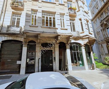 Karaköy Galataporta Yakın Prestijli Binada Kiralık 400 M2 Dükkan
