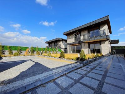 Bağlıca'da Özel Tasarım Türk Hamamı Sauna Bağımsız 5+1 Lüx Villa