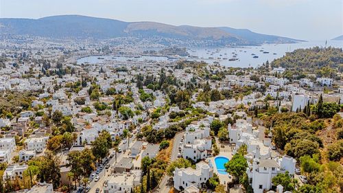 Bodrum Marina'ya Yakın Ahmet Köylü'de Satılık 6+2 Müstakil Villa