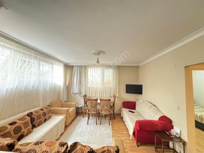 Ümraniye Çakmak Tavukçuyolu Ve Metroya Yakın Kullanışlı 2+1