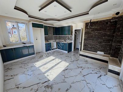 Lavınıa Gayrimenkul'den Karaçalı Mahallesinde Ara Kat 1+1 75m2