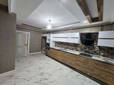 Hızlı 21 Gayrimenkul'den Acıl Satılık 4+1 Fırsat Daire